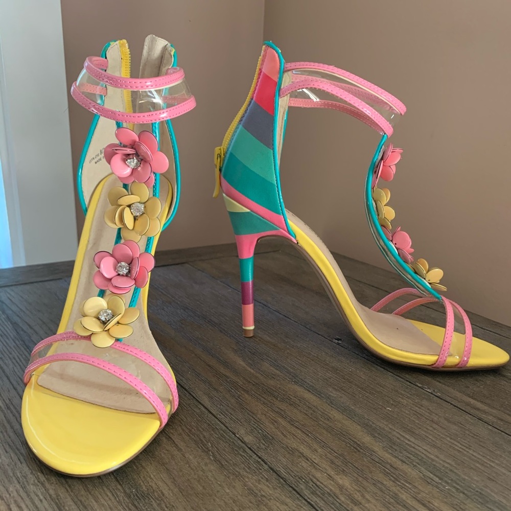 Chinese Laundry sandals.  Size 8.